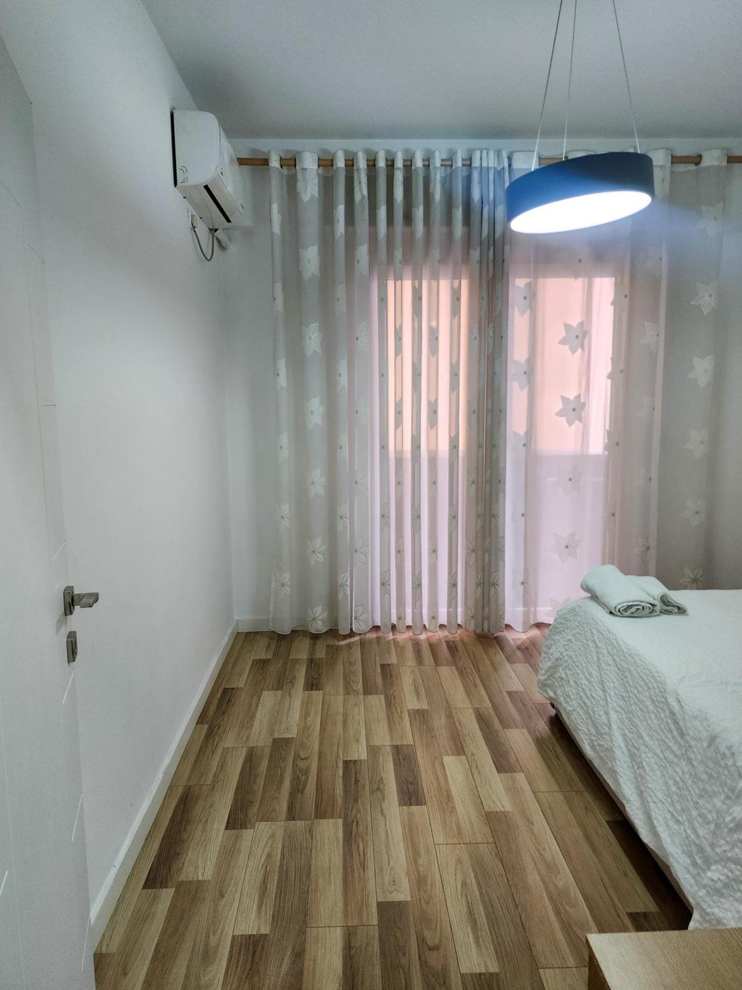 2E Apartment Myslym Shyri 地拉那 外观 照片