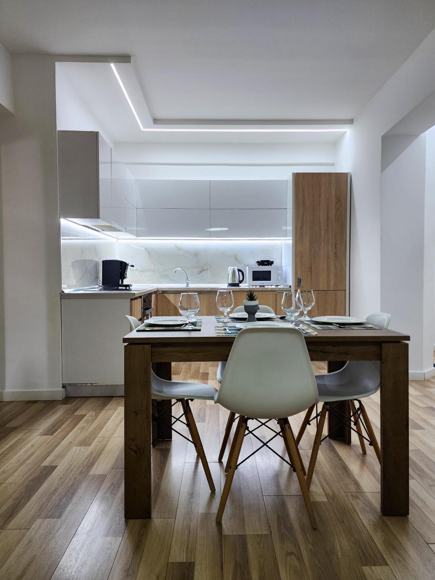 2E Apartment Myslym Shyri 地拉那 外观 照片